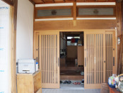 アルミ製の玄関戸
